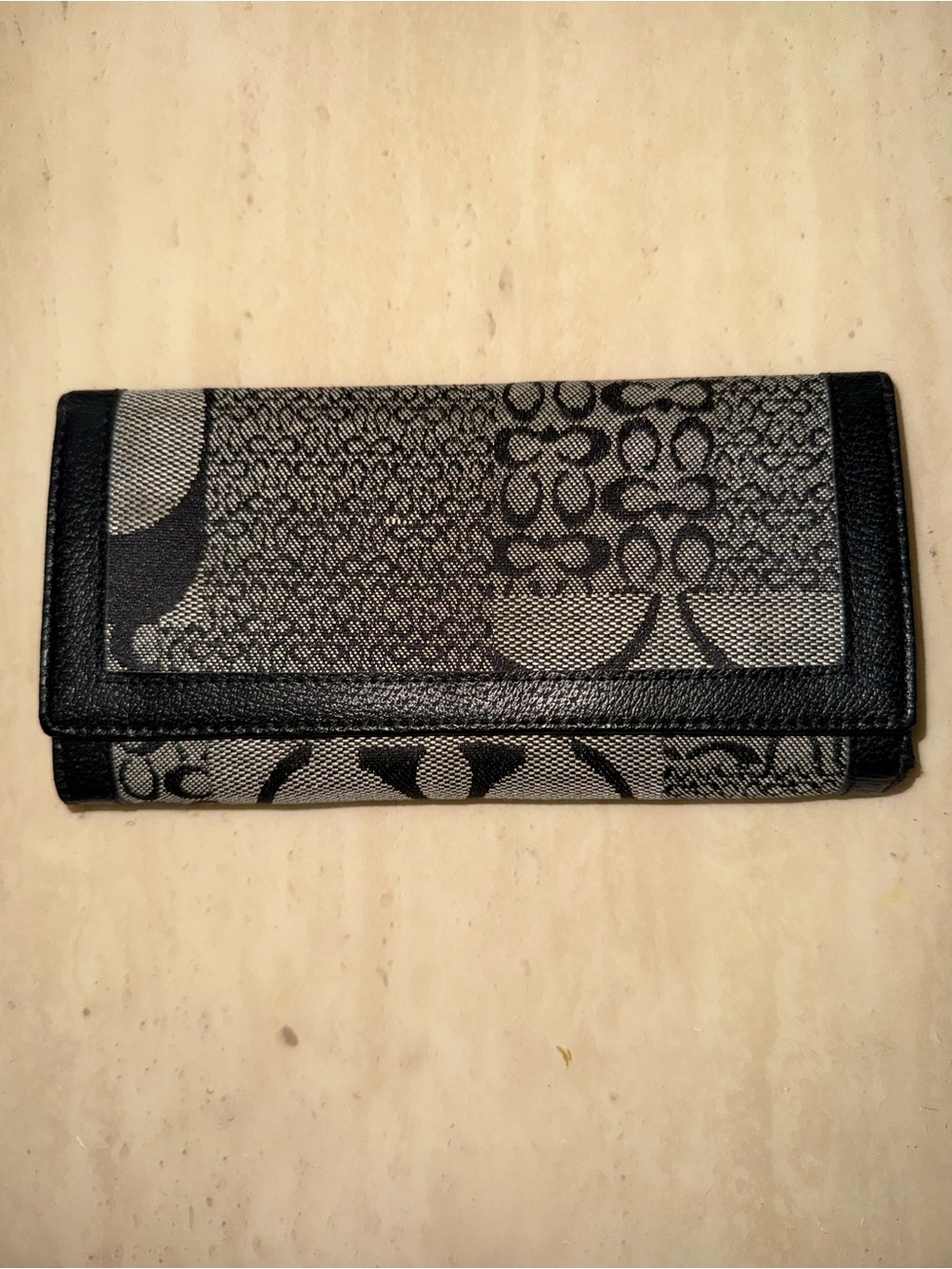 Vintage coach Classic Black & Gray Patterned Women's Wallet